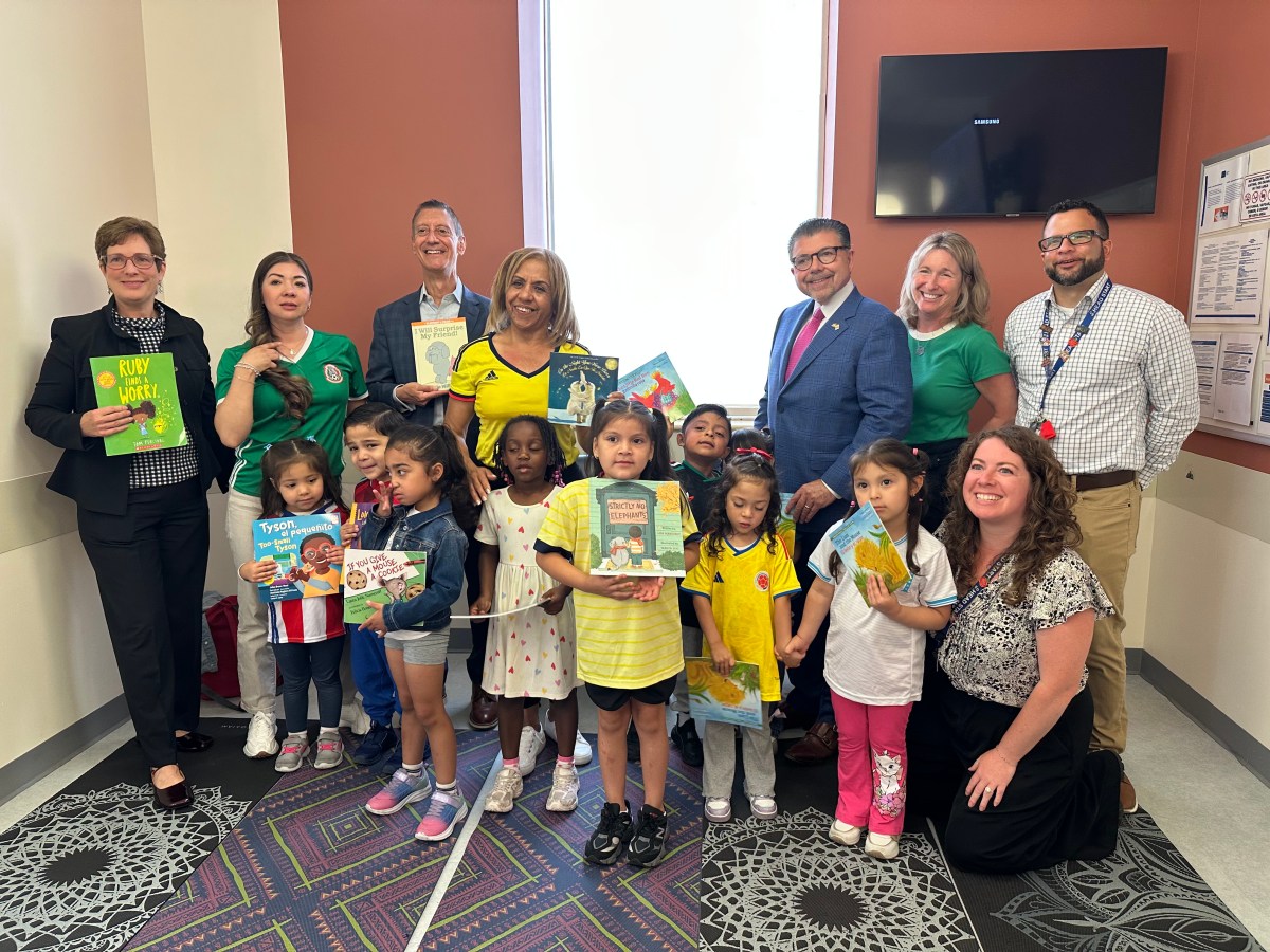 Senator Anthony Bucco Inspires Young Learners During Reading Event at Zufall&nbsp;Health